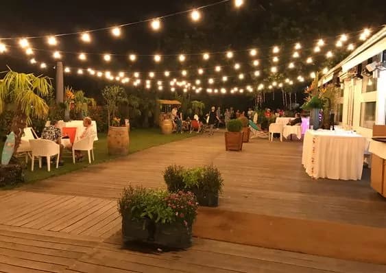 Location GUIRLANDE GUINGUETTE RENNES OZLALOC.jpg Location GUIRLANDE GUINGUETTE RENNES OZLALOC.jpg