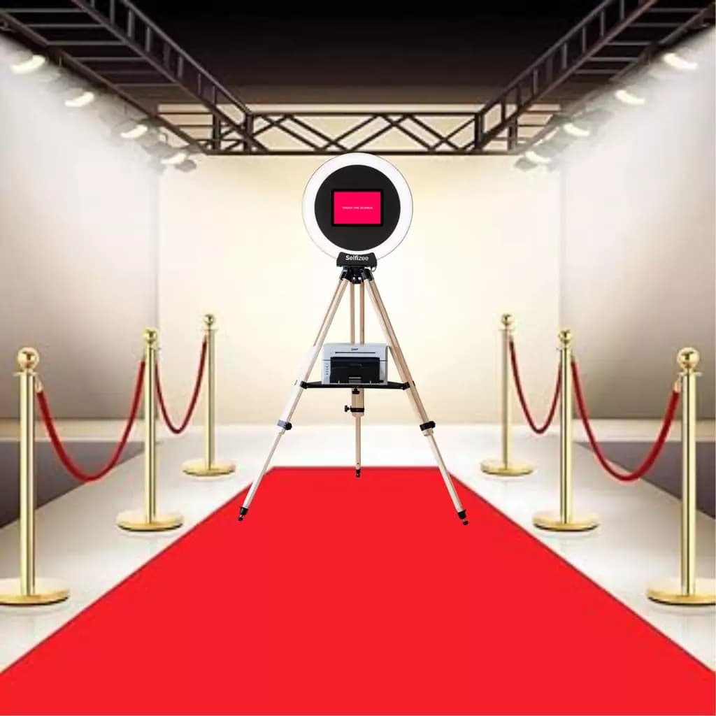 Location Photobooth + 300 impressions + Pack tapis rouge & Potelets dorés (1).png Location Photobooth + 300 impressions + Pack tapis rouge & Potelets dorés (1).png